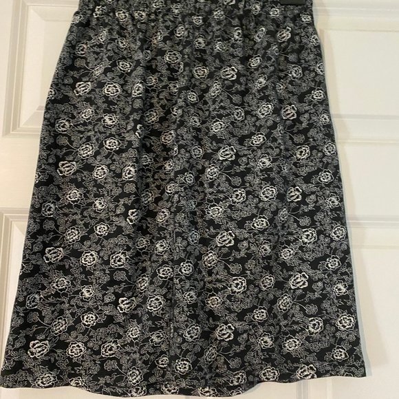 SKYLITE SKIRT - Picture 1 of 3